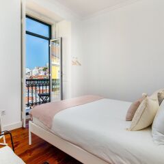 Апартаменты Mouraria Deluxe Apartment балкон