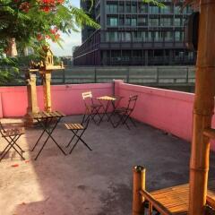 Отель Padi Madi Guest House Бангкок бассейн фото 3