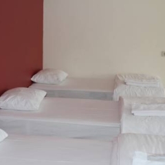 Educa Hostel Airport комната для гостей