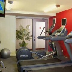 Отель Hilton Garden Inn Queens/JFK Airport США, Нью-Йорк - 1 отзыв об отеле, цены и фото номеров - забронировать отель Hilton Garden Inn Queens/JFK Airport онлайн фитнесс-зал фото 3