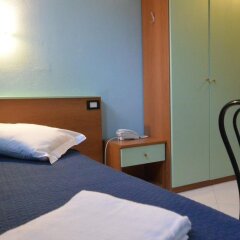 Hotel Mercurio сейф в номере