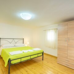 Отель Valentinas Amazing House комната для гостей фото 3