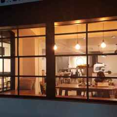 T Hostel @ Victory Monument Бангкок вид на фасад