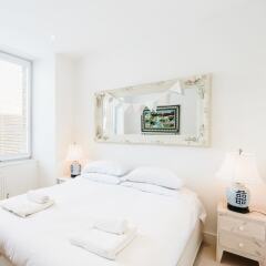 Отель Natural light and modern home in Primrose Hill Великобритания, Лондон - отзывы, цены и фото номеров - забронировать отель Natural light and modern home in Primrose Hill онлайн комната для гостей фото 3