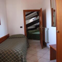 Отель Nazional Rooms сейф в номере