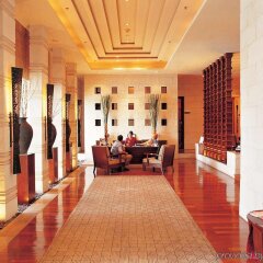 Отель Hilton Hua Hin Resort & Spa интерьер отеля