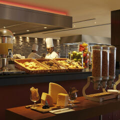 Отель Hilton Garden Inn New Delhi/Saket питание фото 3