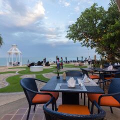 Отель Wora Bura Hua Hin Resort and Spa питание фото 3