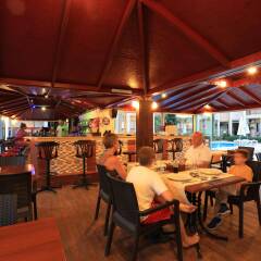 Апартаменты Club Amaris Apartment гостиничный бар