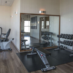 Отель GEC Granville Suites Downtown фитнесс-зал