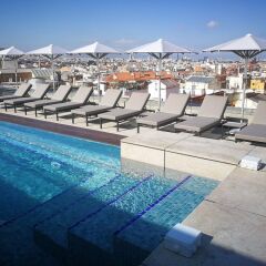 Отель Crowne Plaza Barcelona - Fira Center Испания, Барселона - 3 отзыва об отеле, цены и фото номеров - забронировать отель Crowne Plaza Barcelona - Fira Center онлайн бассейн фото 2