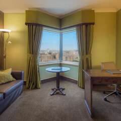 Отель Hilton Glasgow Великобритания, Глазго - отзывы, цены и фото номеров - забронировать отель Hilton Glasgow онлайн удобства в номере фото 2