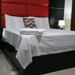 Отель Luxury Suites E Филиппины, Пампанга - отзывы, цены и фото номеров - забронировать отель Luxury Suites E онлайн комната для гостей фото 5