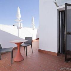 Отель Petit Palace Puerta de Triana балкон