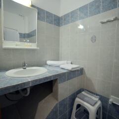 Отель Angelina Hotel & Apartments Греция, Корфу - отзывы, цены и фото номеров - забронировать отель Angelina Hotel & Apartments онлайн ванная фото 2