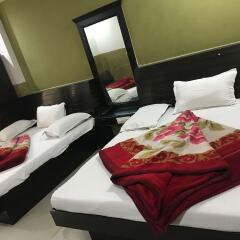 Hotel Dwarkadhish Intercontinental комната для гостей фото 5