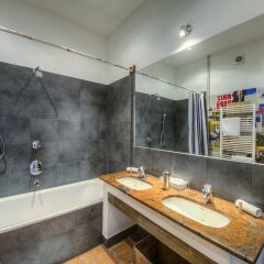 Отель Brody House Будапешт ванная