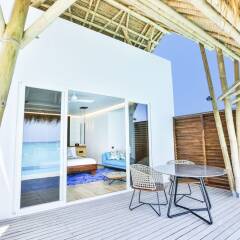 Отель Emerald Maldives Resort & Spa - Platinum All Inclusive Мальдивы, Медупару - отзывы, цены и фото номеров - забронировать отель Emerald Maldives Resort & Spa - Platinum All Inclusive онлайн балкон