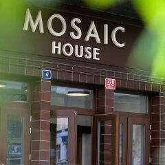 Отель Mosaic House банкомат