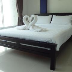 Отель But Different Phuket Guesthouse комната для гостей