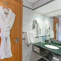 Апартаменты Crowne Plaza Dubai Apartments ванная