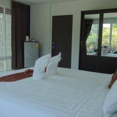 Отель But Different Phuket Guesthouse балкон