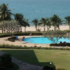 Апартаменты Baan Somprasong Apartment - Na Jomtien бассейн