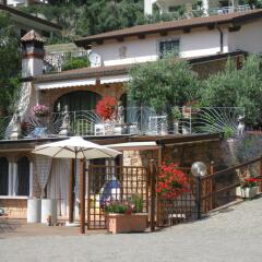Отель Agriturismo PeterPan Лоано гостиничный бар