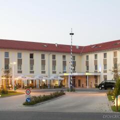 Отель Holiday Inn Express Munich Airport фото 5