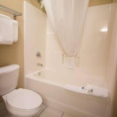 Отель Best Western Port Columbus США, Колумбус - отзывы, цены и фото номеров - забронировать отель Best Western Port Columbus онлайн ванная фото 2