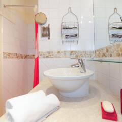 Отель Mini Suite Miro Five Stars Holiday House фото 10