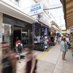 Отель Hostal Roca Испания, Сан-Антони-де-Портмань - 4 отзыва об отеле, цены и фото номеров - забронировать отель Hostal Roca онлайн фото 2