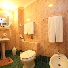 Euro Hotel in Timisoara, Romania from 67$, photos, reviews - zenhotels.com bathroom