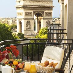 Radisson Blu Hotel Champs Elysées, Paris балкон