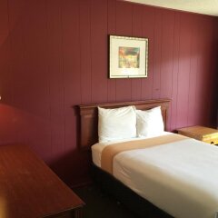 Отель Holiday Lodge США, Лос-Анджелес - отзывы, цены и фото номеров - забронировать отель Holiday Lodge онлайн комната для гостей фото 5