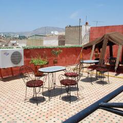 Отель Riad Lalla Zoubida Марокко, Фес - отзывы, цены и фото номеров - забронировать отель Riad Lalla Zoubida онлайн гостиничный бар