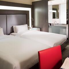Отель Novotel Beijing Sanyuan комната для гостей
