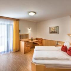 Отель Appartements Ferienidylle Gstrein Парчинес комната для гостей фото 5