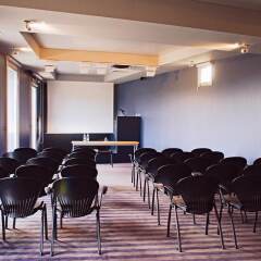 Отель Standing Hôtel Suites by Actisource