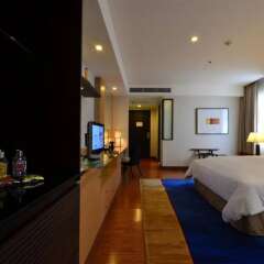Grand Sukhumvit Hotel Bangkok Managed by Accor сейф в номере