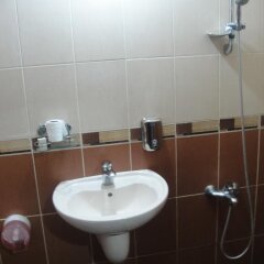Отель Madaba Hotel Иордания, Мадаба - отзывы, цены и фото номеров - забронировать отель Madaba Hotel онлайн ванная