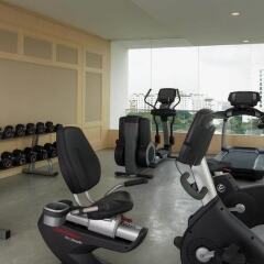 Отель Amari Residences Bangkok фитнесс-зал фото 2