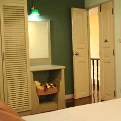 Отель Hi Bangkok B&B Бангкок сейф в номере