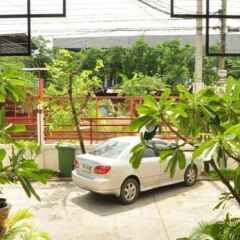 Отель Htel Resort Bangkok Бангкок парковка