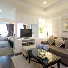 Апартаменты Cape House Serviced Apartments Бангкок комната для гостей