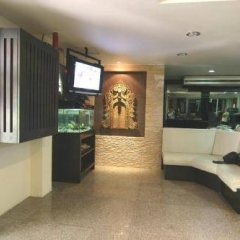 Отель Pinnacle Sukhumvit Inn Бангкок фитнесс-зал