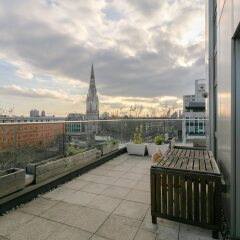 Отель Charming 2 Bedroom Apartment Next to Maltby Market Великобритания, Лондон - отзывы, цены и фото номеров - забронировать отель Charming 2 Bedroom Apartment Next to Maltby Market онлайн балкон