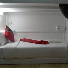 Panda Hostel Phuket - Adults Only комната для гостей фото 2