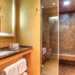 Отель Marina Place Resort Генуя бассейн