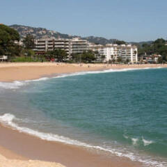 Отель H.Top Secret 3 Hotel Lloret de Mar Aoa Испания, Льорет-де-Мар - отзывы, цены и фото номеров - забронировать отель H.Top Secret 3 Hotel Lloret de Mar Aoa онлайн пляж фото 2